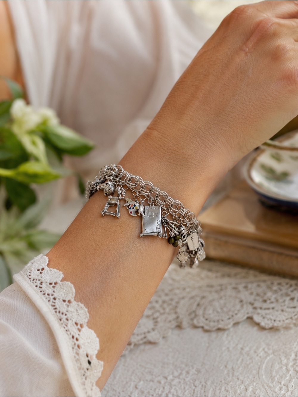 Vintage Airflex STERLING Silver Charm Bracelet with 18 Charms